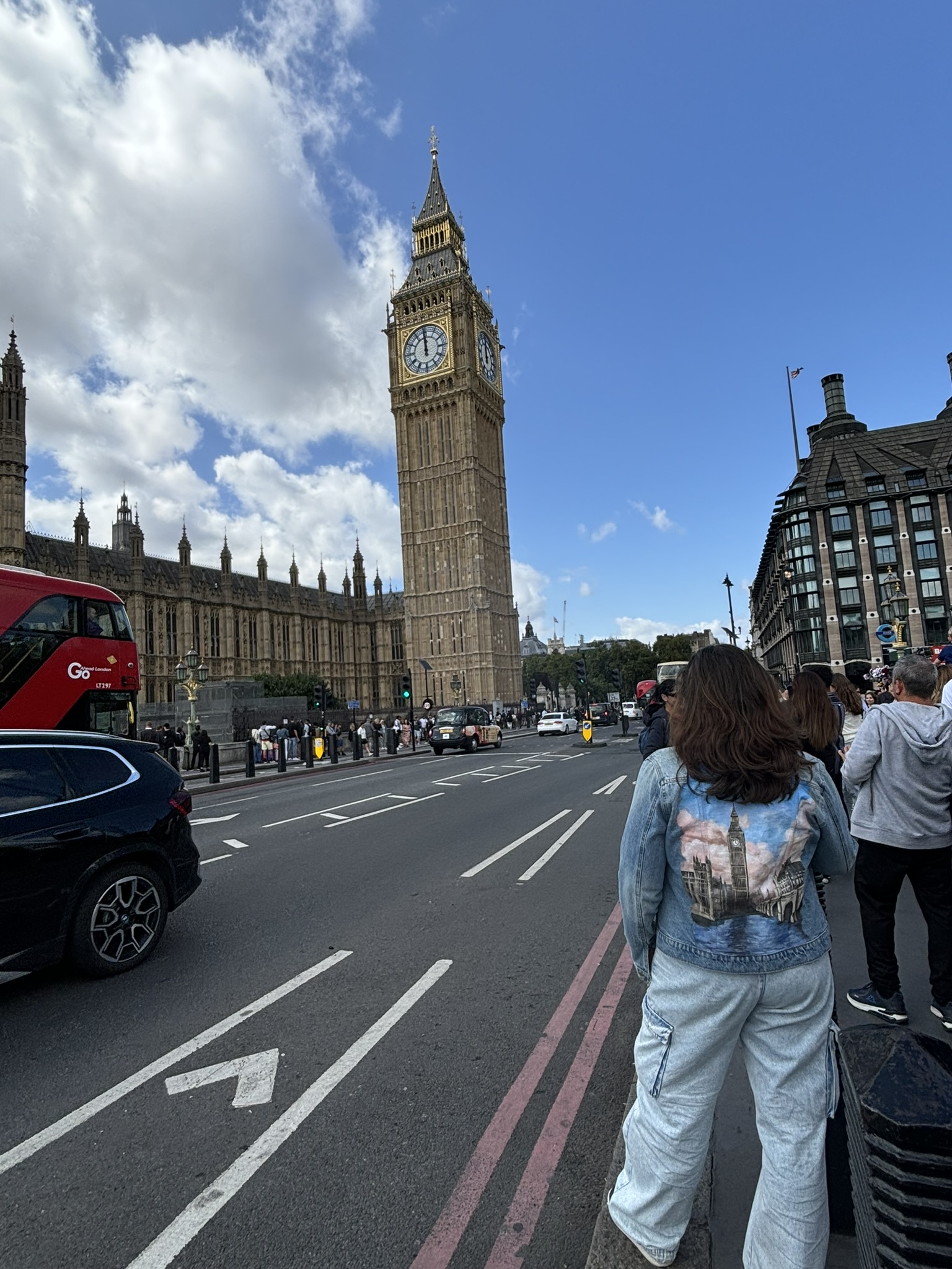Big Ben i ulica w Londynie
